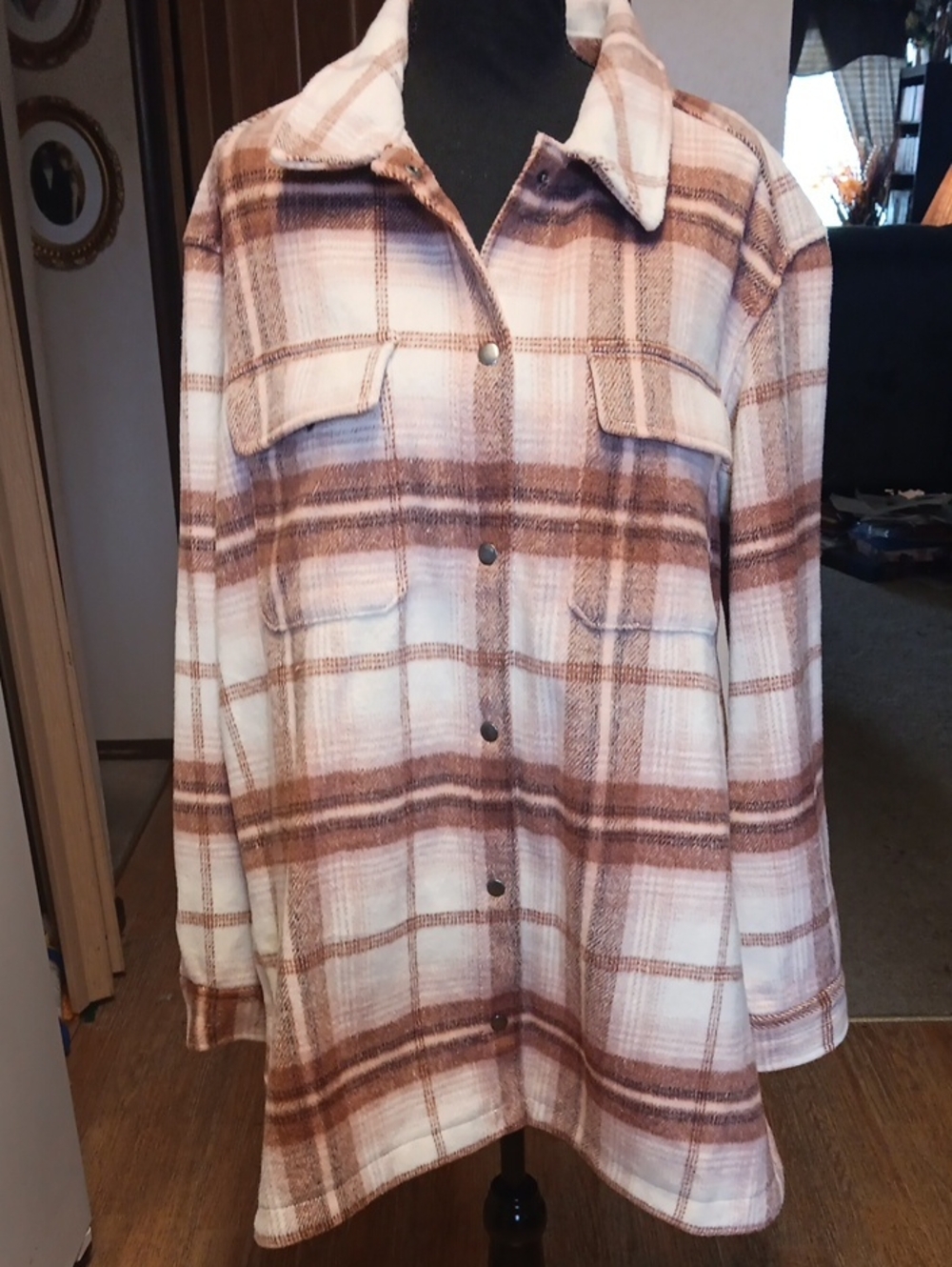 Old Navy Plaid Utility Shacket - Cream & Brown